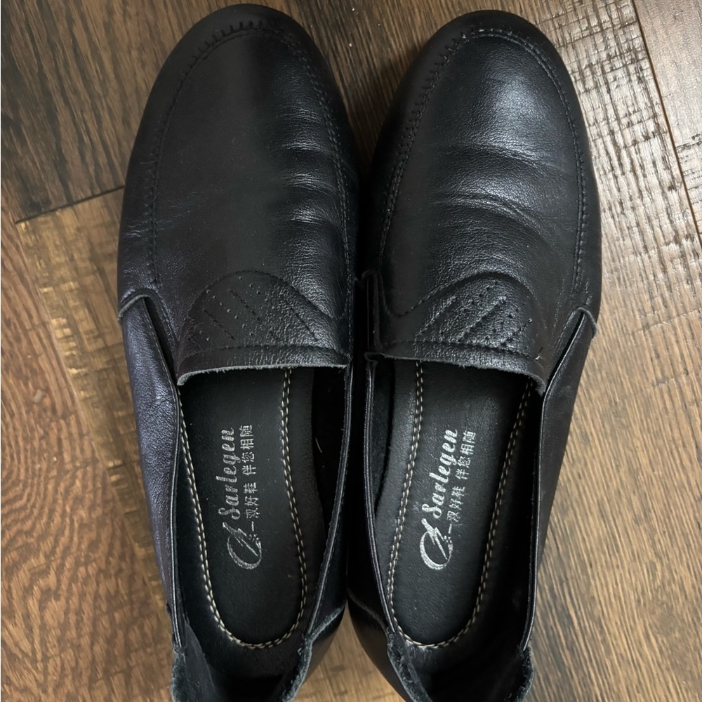 Women's Black Loafers natural leather